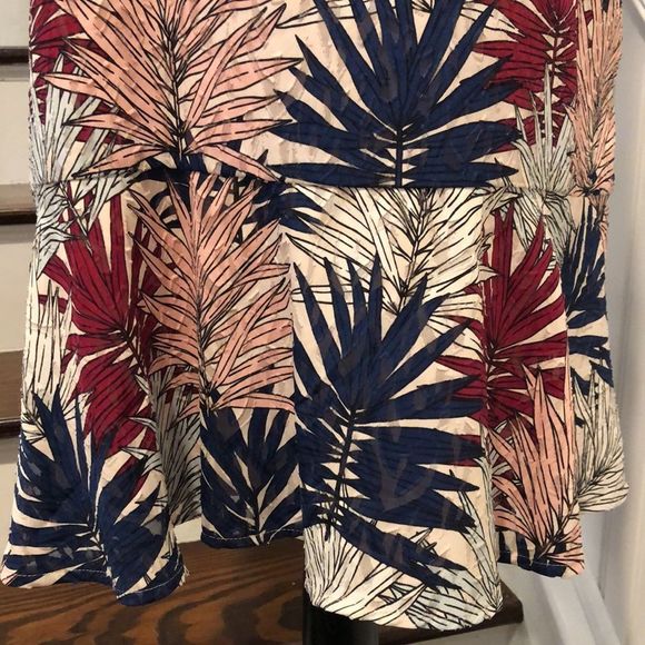 KARL LAGERFELD Paris Women’s MultiColor Flutter Sleeve Dress w. Ruffle Hem Sz 12 - Picture 3 of 13